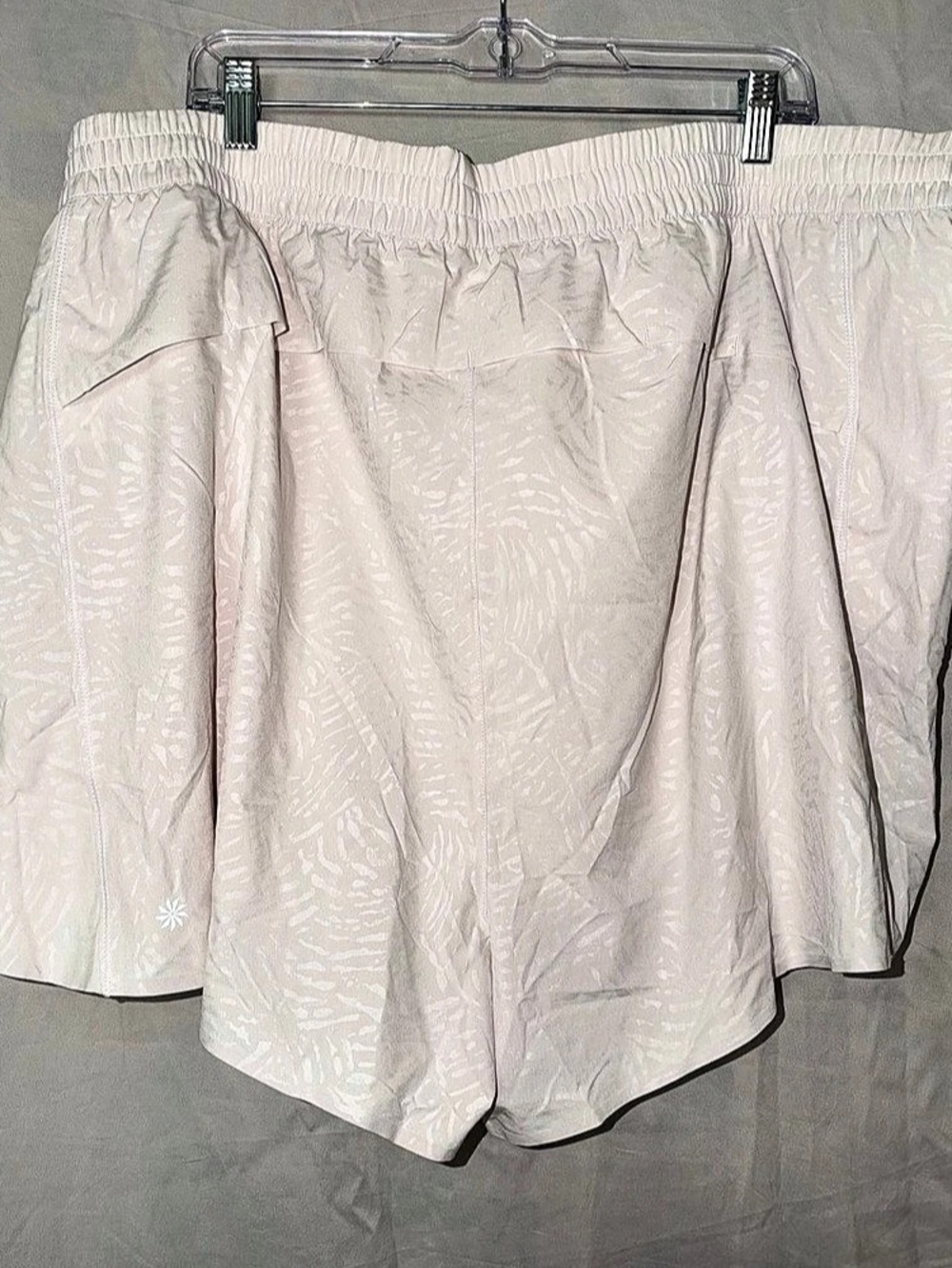 Athleta Printed Hustle 3" Shorts White Size 3X NWT